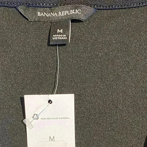 Banana Republic Crepe 3/4 Sleeve Wrap Top, size M, NWT - Picture 5 of 9